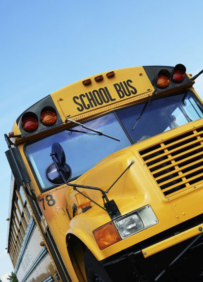 Transfer zabytkowym schoolbusem